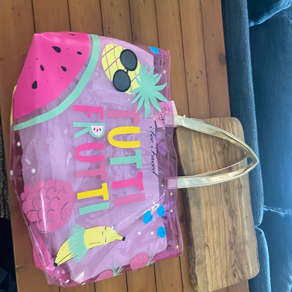 Too faced beach bag